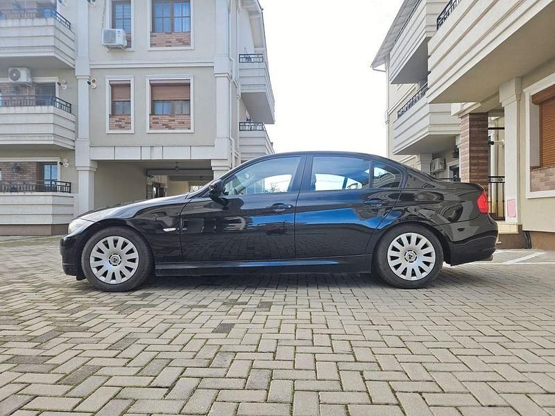 Gebraucht BMW 320 Efficient Dynamics 163 PS (119 kW) 2011 Schwarz Limousine