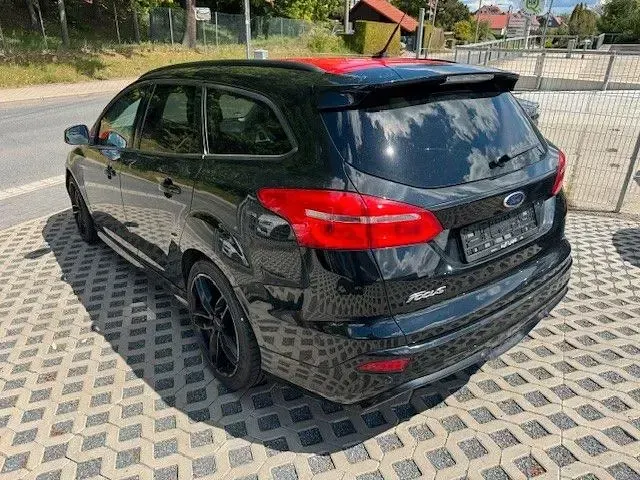 Usado Ford Focus Sport 150 CV (110 kW) 2016 Negro Familiar