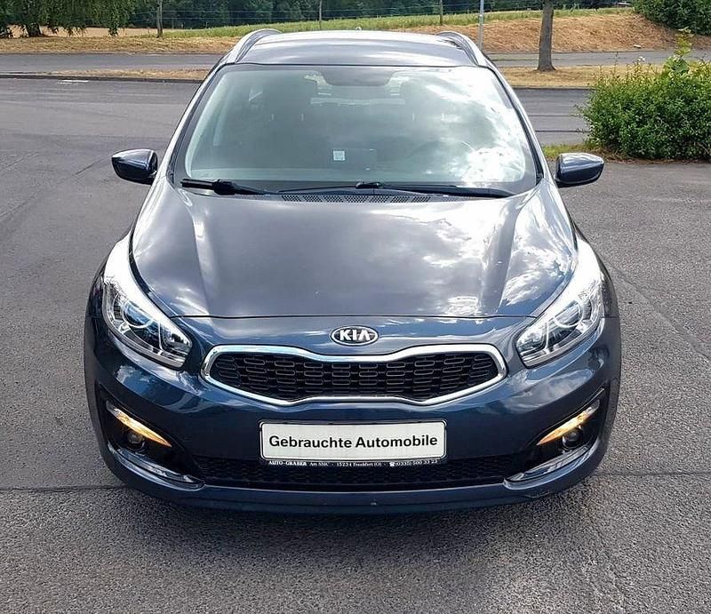 Dark gun metal Gebraucht 2017 Kia Ceed Sportswagon Edition 7 Kombi | 12.950 € (Etwas zu teuer) - Bild 1/4