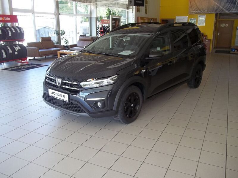 Grau Gebraucht 2023 Dacia Jogger Extreme Kombi | 21.700 € (Etwas zu teuer) - Bild 1/4