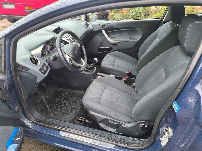 Gebraucht Ford Fiesta 95 PS (69 kW) 2010 Blau Kleinwagen