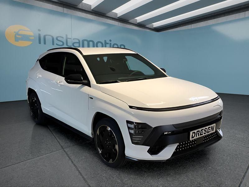 Weiß Gebraucht 2025 Hyundai Kona SUV | 35.549 € (Fairer Preis) - Bild 1/4