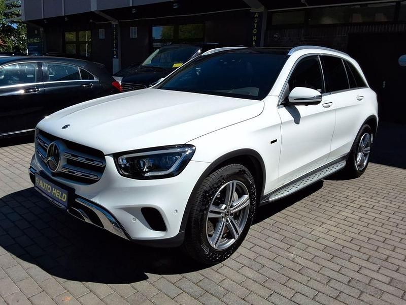 Polarweiss unilack Gebraucht 2021 Mercedes GLC300e SUV | 40.850 € (Etwas zu teuer) - Bild 1/4