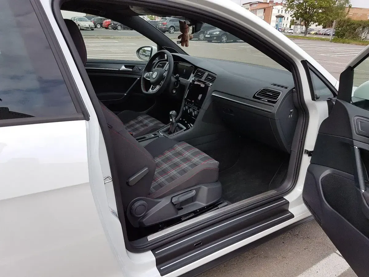 Gebraucht VW Golf VII GTI 230 PS (169 kW) 2017 Weiß Limousine