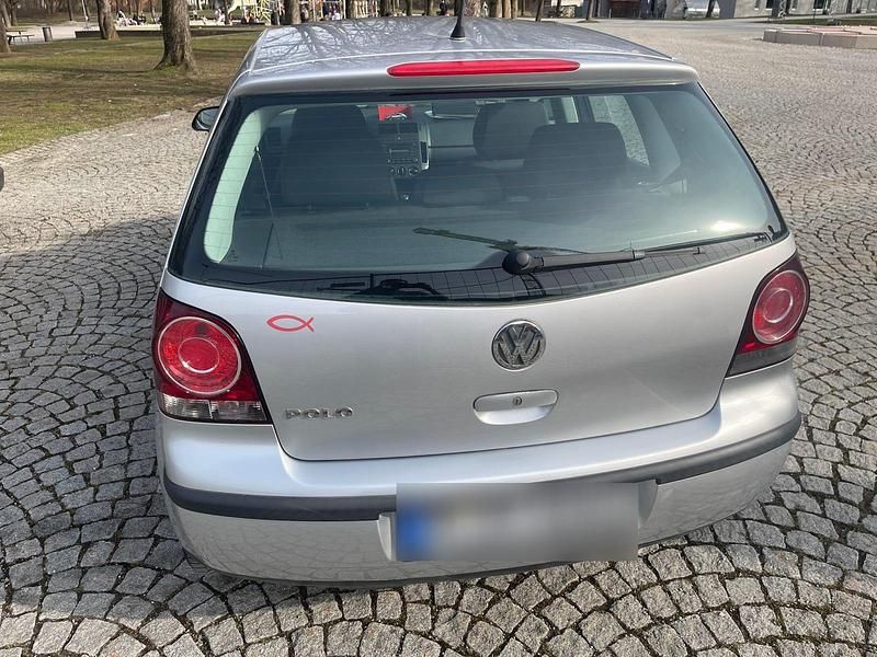 Gebraucht VW Polo 64 PS (47 kW) 2006 Silber Kleinwagen