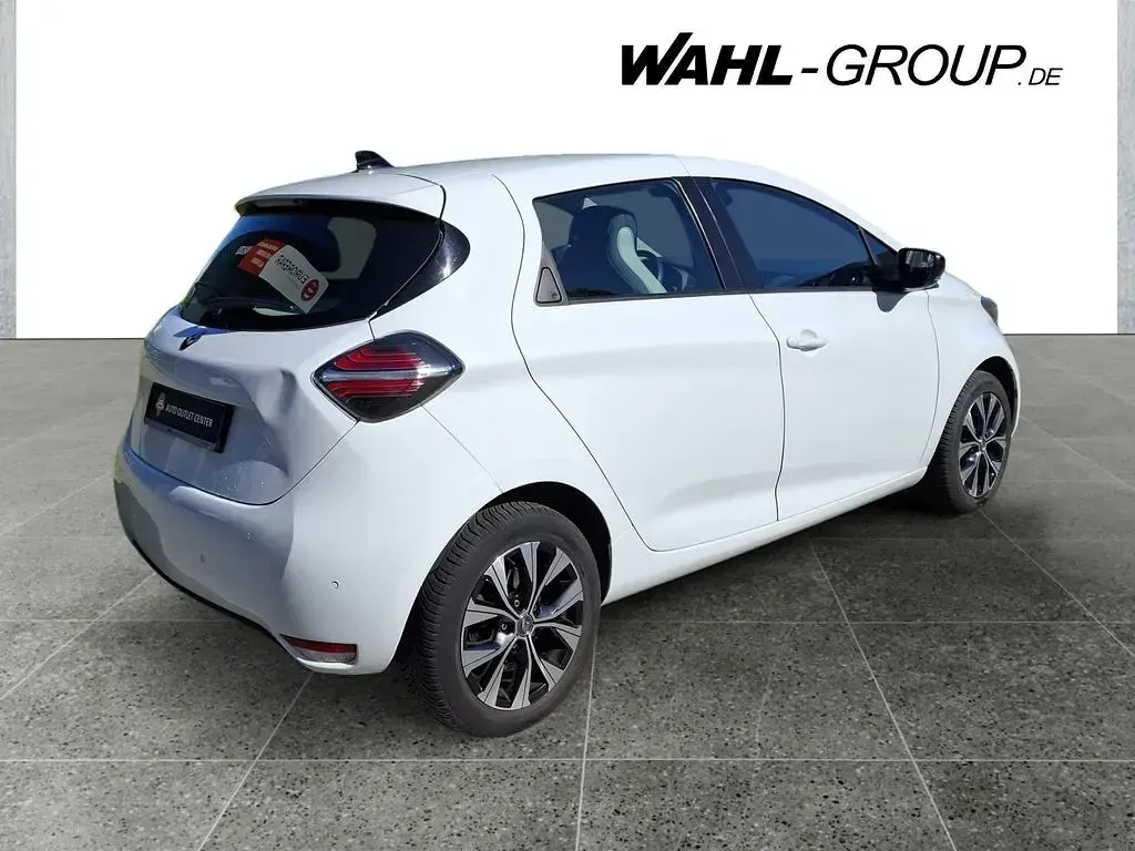 Second-hand Renault Zoe Evolution 50 kW (69 CP) 2022 Alb Hatchback