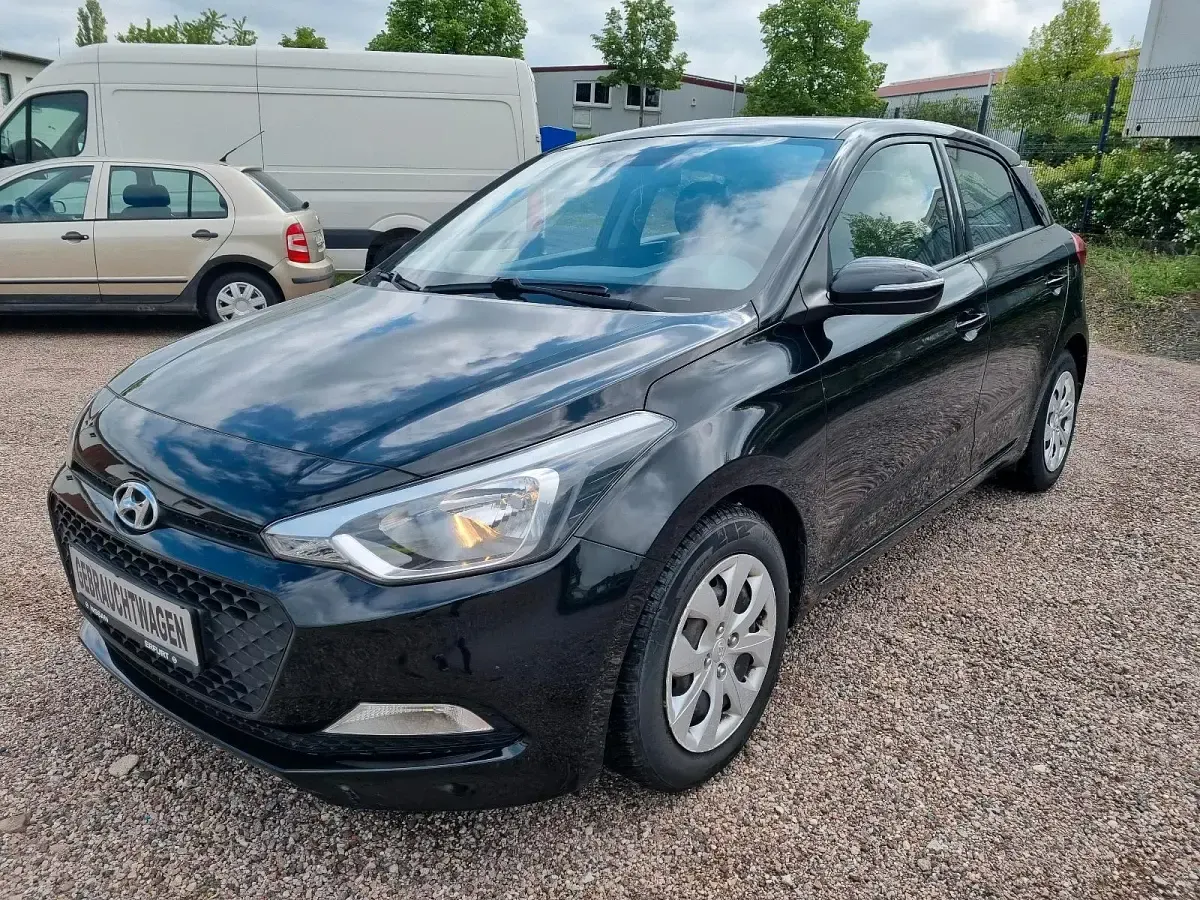 Gebraucht Hyundai i20 Active 75 PS (55 kW) 2018 Schwarz Limousine