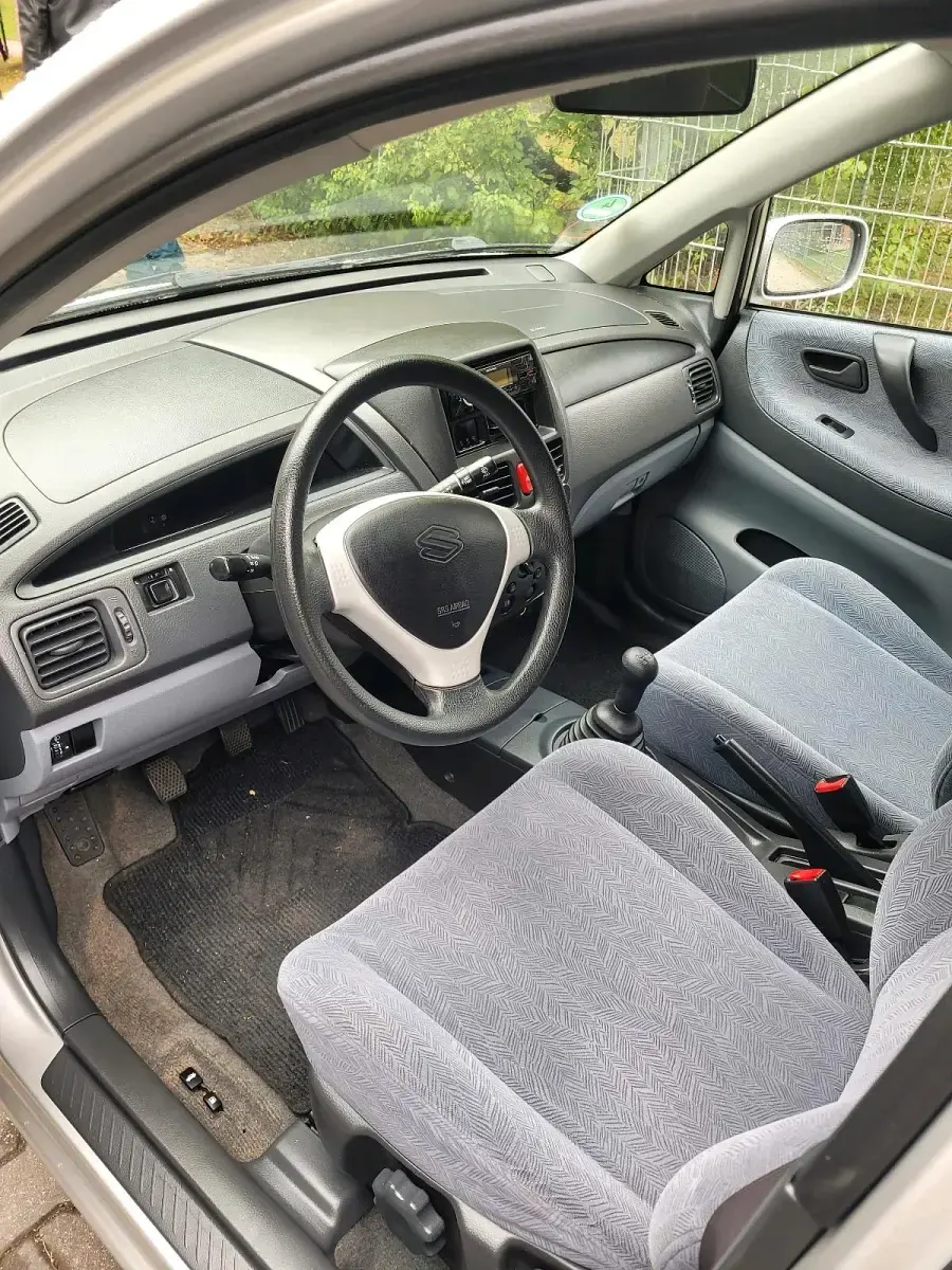 Gebraucht Suzuki Liana 103 PS (75 kW) 2002 Silber Limousine