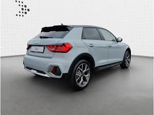 Neu Audi A1 116 PS (85 kW) 2026 Grau (pfeilgrau perleffekt) SUV