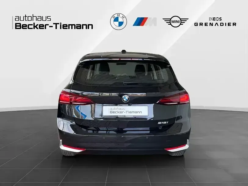 Gebraucht BMW 218 Active Tourer Efficient Dynamics 136 PS (100 kW) 2022 Schwarz ii Van / Kleinbus