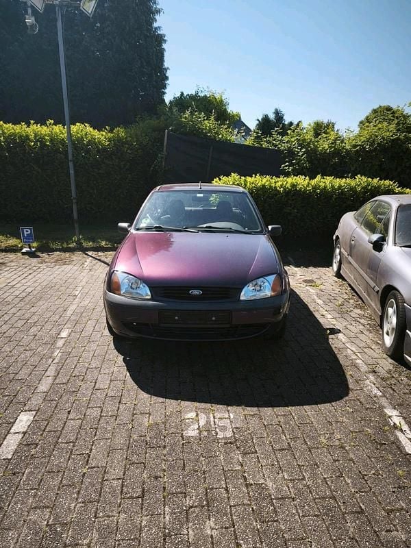 Gebraucht Ford Fiesta 60 PS (44 kW) 2000 Violet Kleinwagen