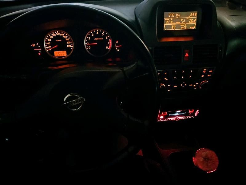 Silber Gebraucht 2003 Nissan Almera Kleinwagen | 1.500 € - Bild 1/4