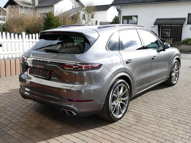 Gebraucht Porsche Cayenne Turbo 549 PS (403 kW) 2018 Grau SUV