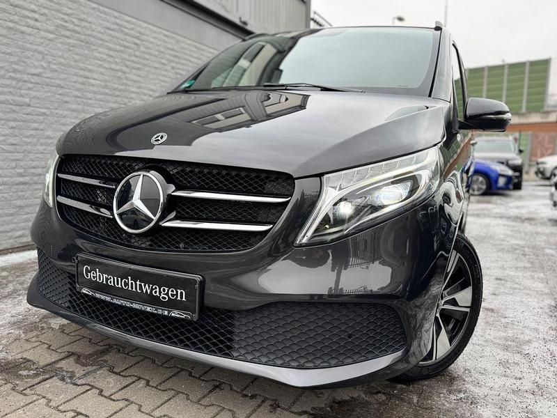Gebraucht Mercedes V220 Edition 163 PS (119 kW) 2021 Grau Van / Kleinbus