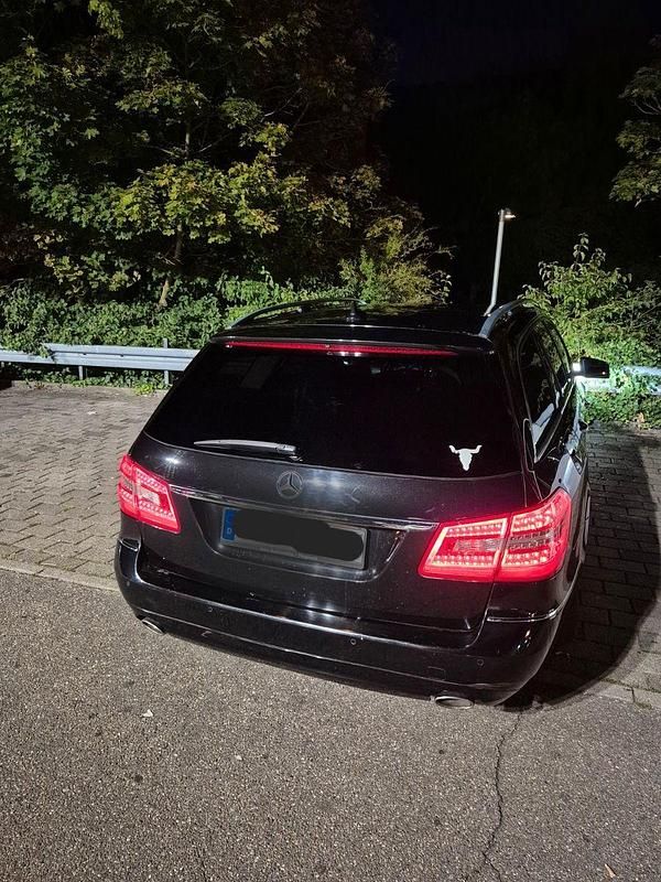 Gebraucht Mercedes E350 Avantgarde 231 PS (169 kW) 2011 Schwarz Kombi