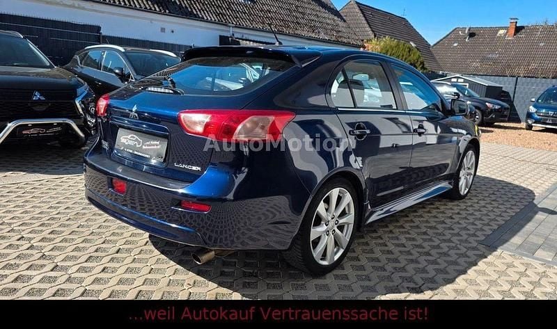 Gebraucht Mitsubishi Lancer Sportback 150 PS (110 kW) 2014 Tansanitblau (p) Limousine