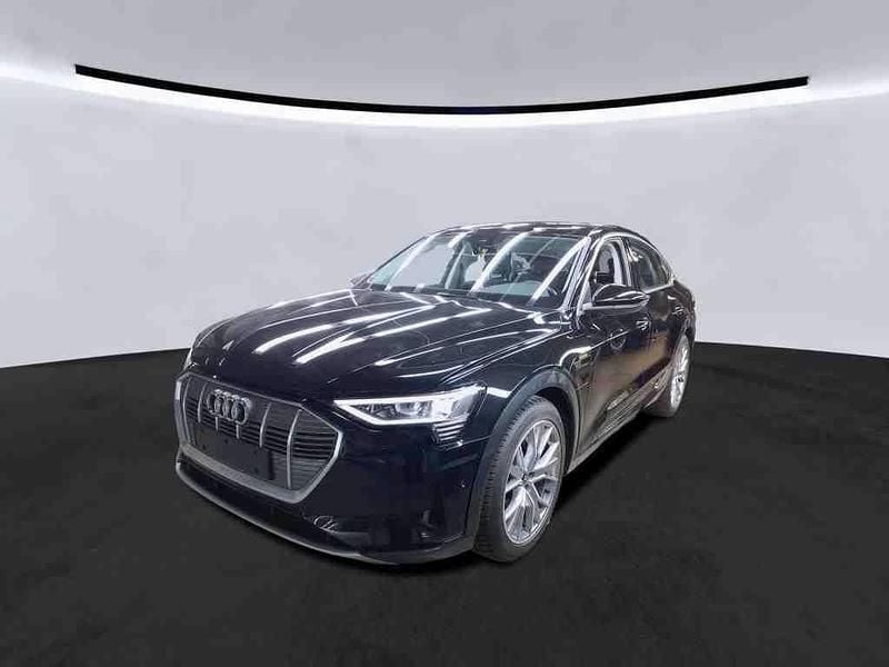 Manhattangrau metallic Gebraucht 2023 Audi e-tron Sportback Advanced SUV | 31.590 € (Superpreis) - Bild 1/4