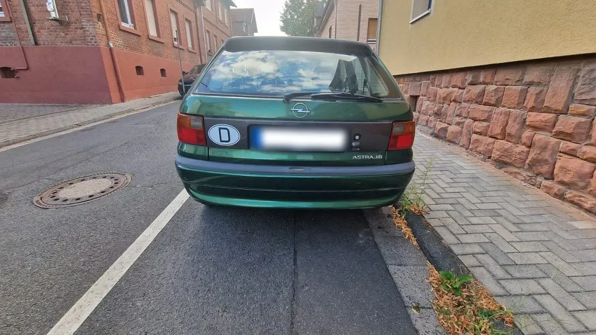 Gebraucht Opel Astra 75 PS (55 kW) 1996 Grün Kleinwagen