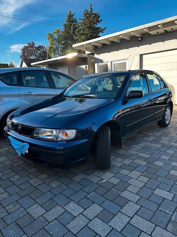 Blau Gebraucht 1997 Nissan Almera Limousine | 4.200 € - Bild 1/4