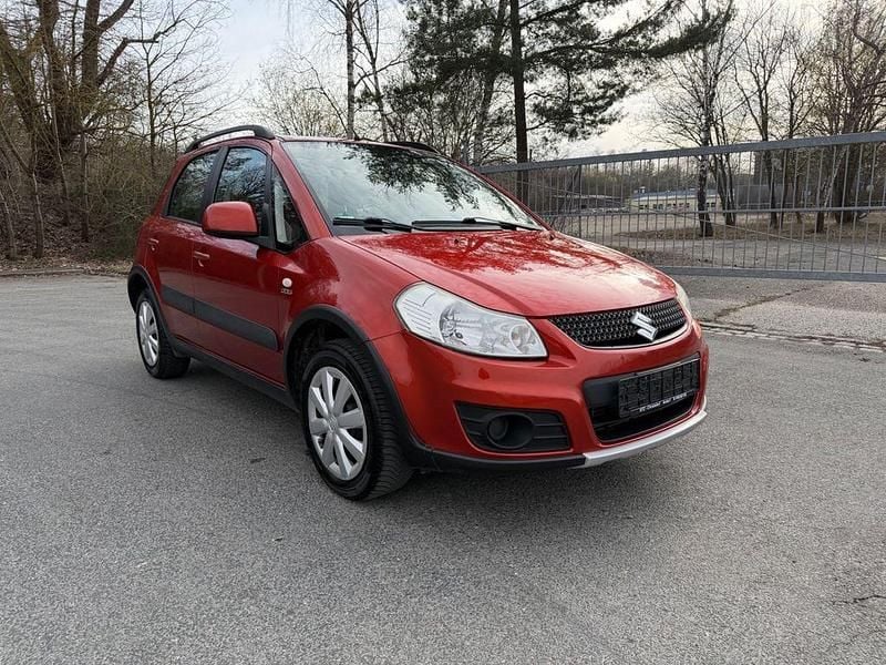 Gebraucht Suzuki SX4 Club 135 PS (99 kW) 2011 Orange SUV