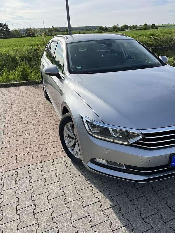 Gebraucht VW Passat Comfortline 150 PS (110 kW) 2019 Kombi