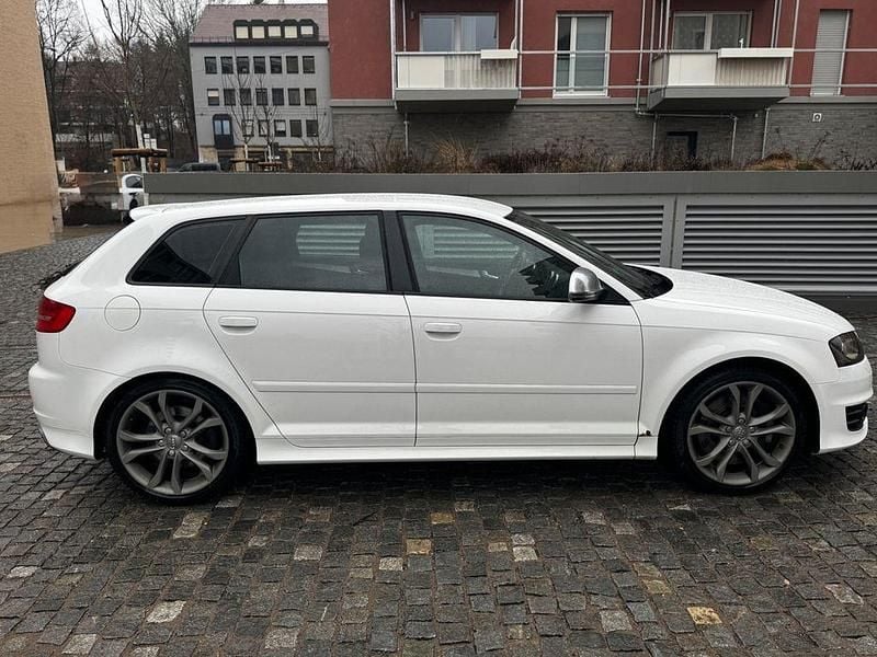 Gebraucht Audi S3 Sport 265 PS (194 kW) 2010 Weiß Kleinwagen