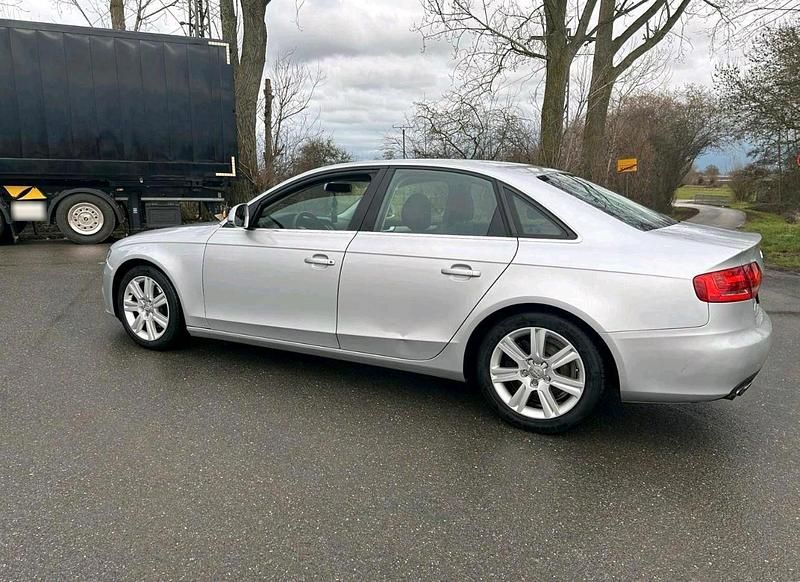 Gebraucht Audi A4 120 PS (88 kW) 2009 Silber Limousine