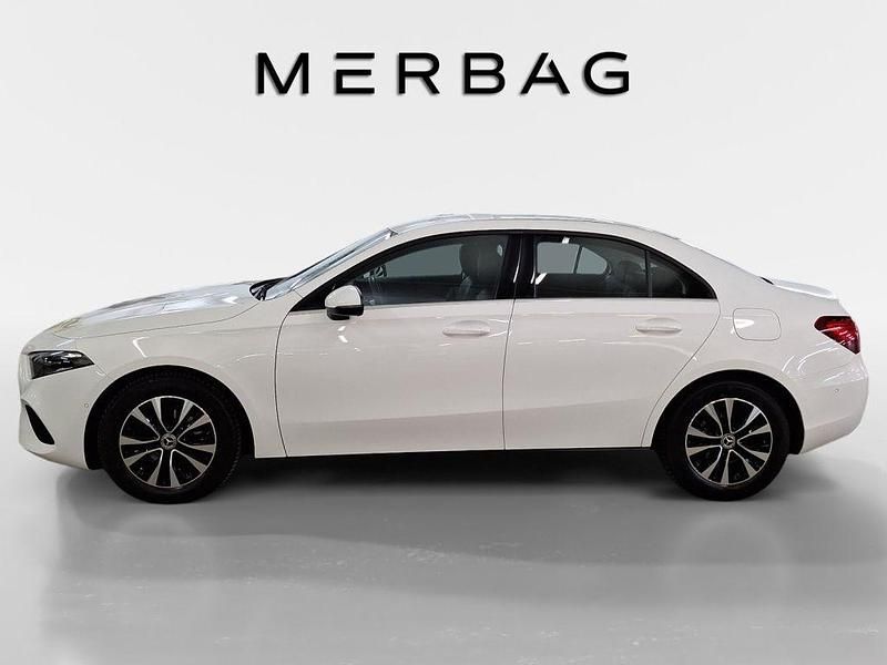 Gebraucht Mercedes A200 150 PS (110 kW) 2023 Weiß Limousine