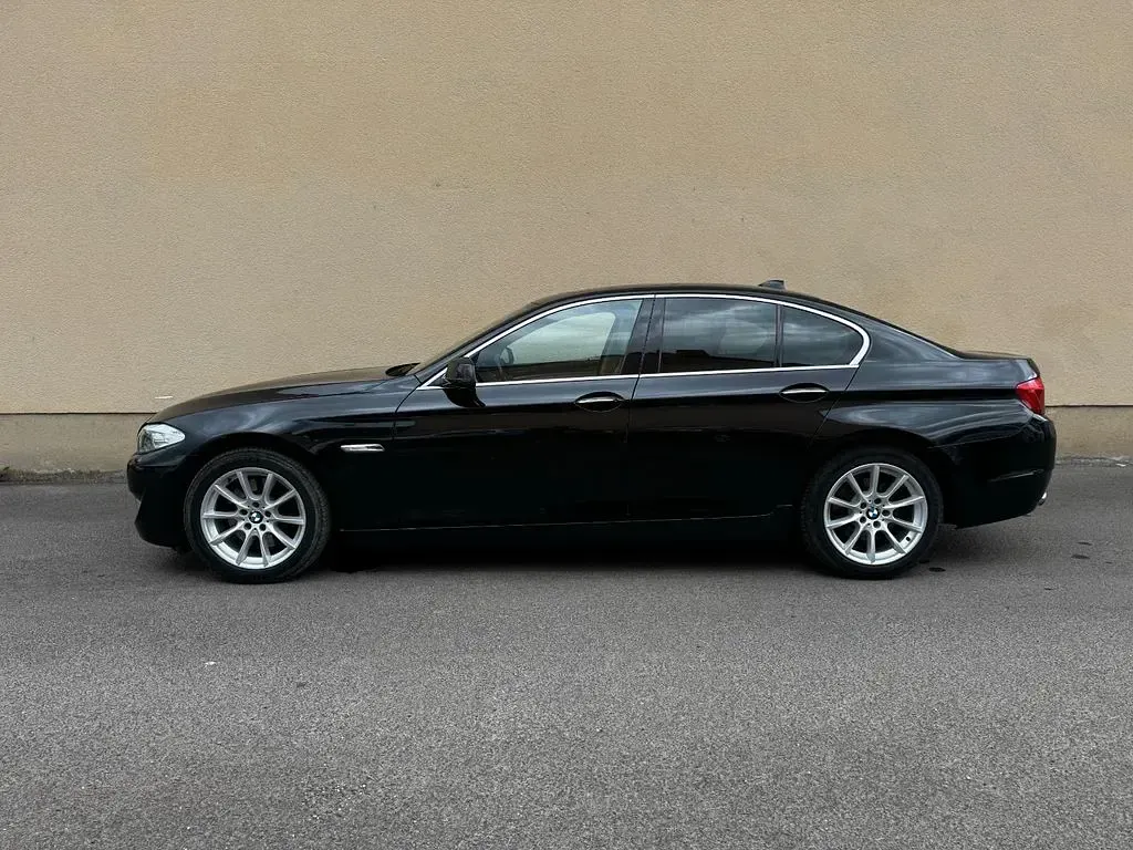 Gebraucht BMW 525 Comfort Edition 218 PS (160 kW) 2012 Schwarz Limousine