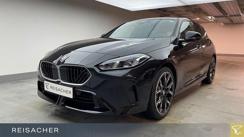 Saphirschwarz Neu 2025 BMW 120 Performance Kleinwagen | 37.490 € (Fairer Preis) - Bild 1/4