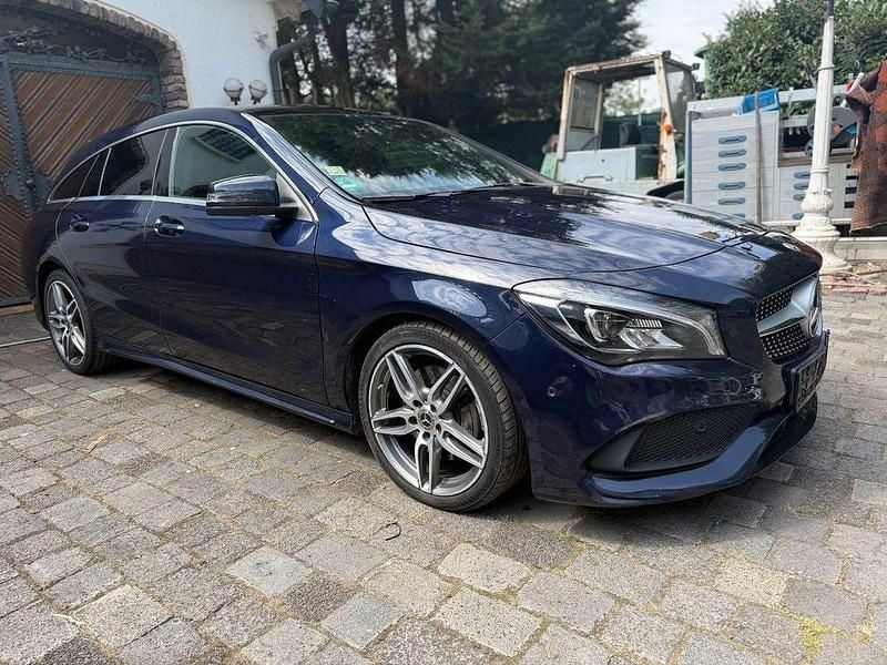 Blau Gebraucht 2018 Mercedes CLA220 Shooting Brake AMG Kombi | 15.990 € (Guter Preis) - Bild 1/4