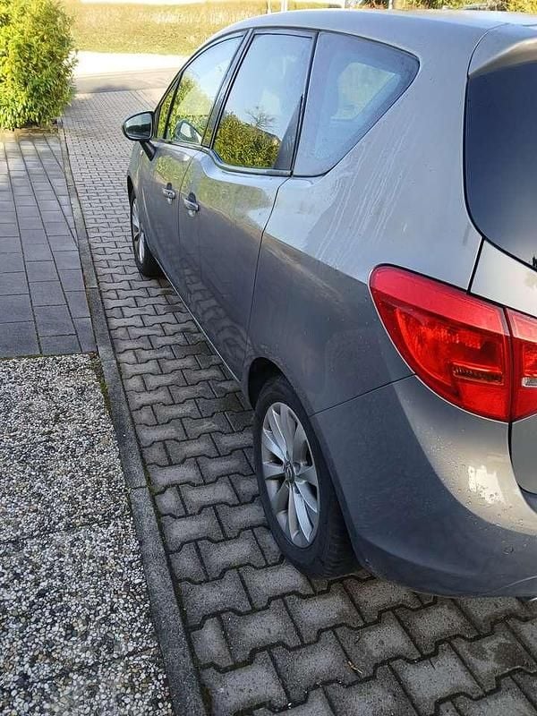 Gebraucht Opel Meriva Edition 140 PS (102 kW) 2014 Van / Kleinbus