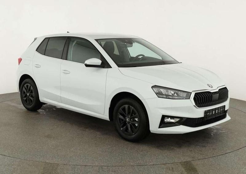 Neu Skoda Fabia Selection 116 PS (85 kW) 2025 Moon white metallic Kleinwagen