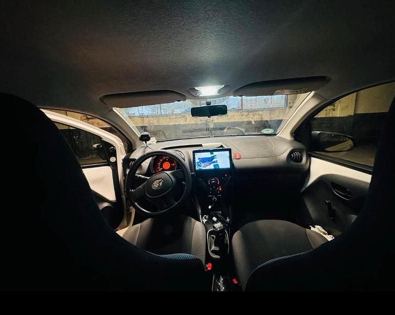 Gebraucht Toyota Aygo 72 PS (52 kW) 2019 Weiß Kleinwagen