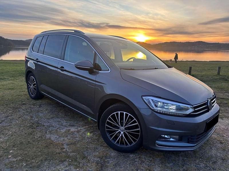 Gebraucht VW Touran Highline 150 PS (110 kW) 2016 Grau Van / Kleinbus