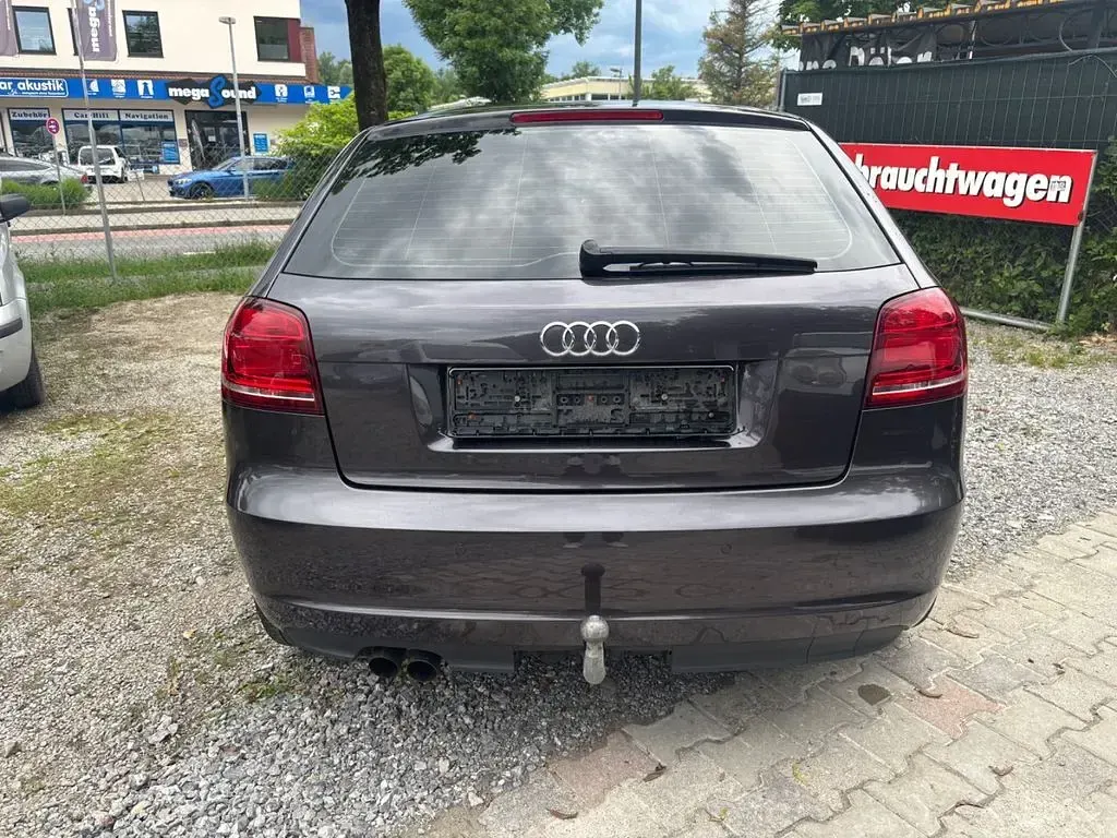 Gebraucht Audi A3 Attraction 125 PS (91 kW) 2010 Grau Kleinwagen