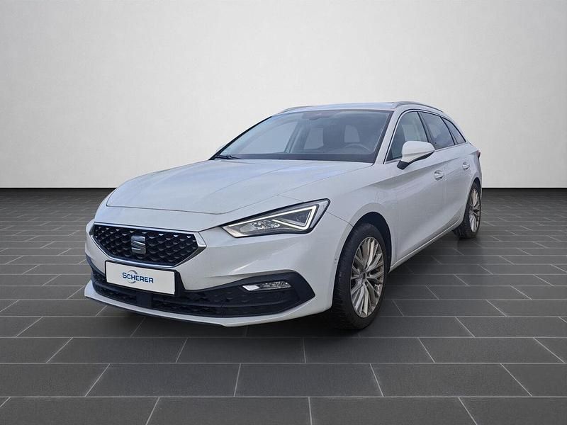 Nevada weiß metallic (metallic) Gebraucht 2021 Seat Leon Limousine | 22.290 € (Etwas zu teuer) - Bild 1/4