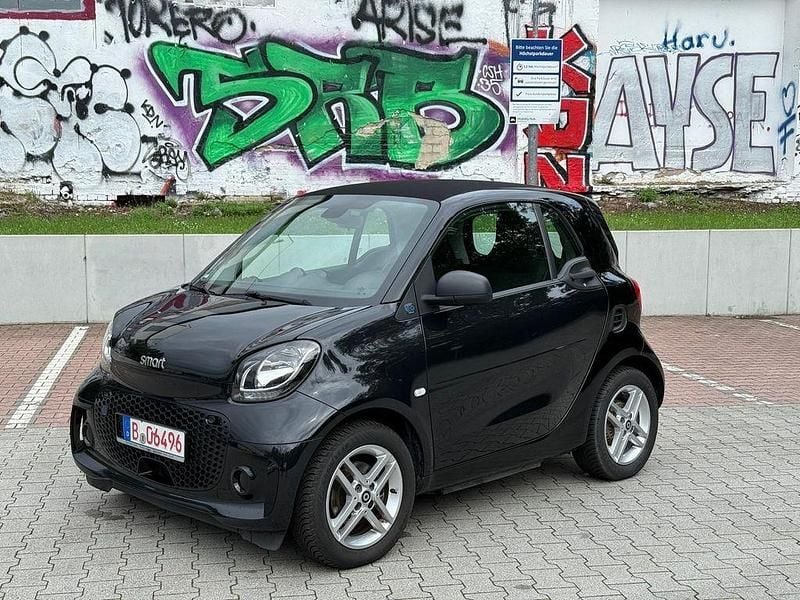 Schwarz Gebraucht 2021 Smart ForTwo Electric Drive Coupé | 6.850 € (Superpreis) - Bild 1/4