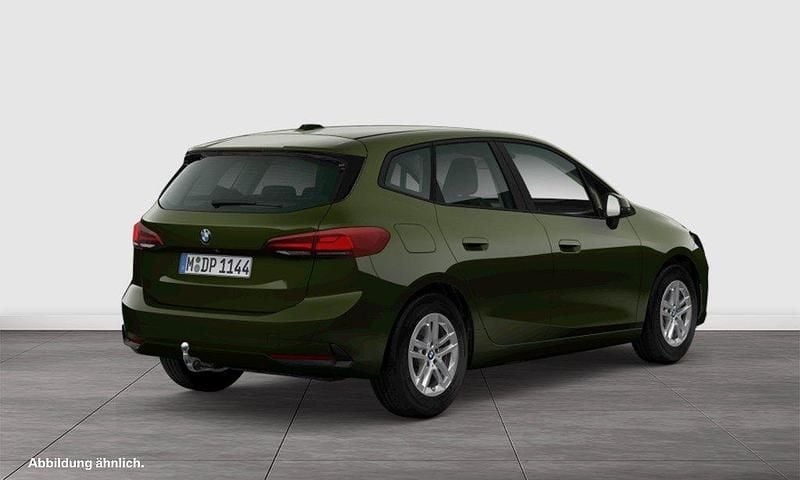 Gebraucht BMW 220 Active Tourer 170 PS (125 kW) 2023 Grün Van / Kleinbus