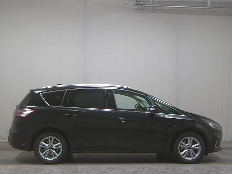 Obsidianschwarz metallic Gebraucht 2022 Ford S-MAX Titanium Van / Kleinbus | 22.680 € (Superpreis) - Bild 1/4