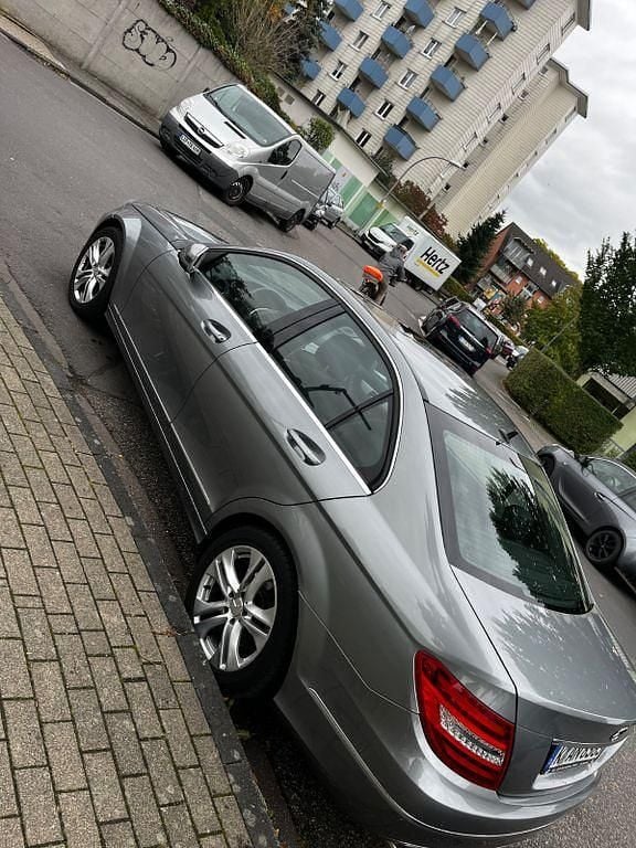 Grau Gebraucht 2013 Mercedes C220 Avantgarde Limousine | 11.000 € (Guter Preis) - Bild 1/4