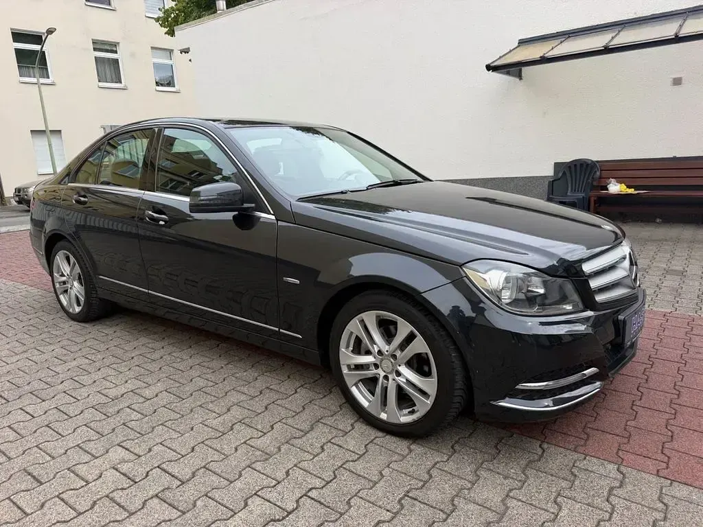 Gebraucht Mercedes C200 Avantgarde 184 PS (135 kW) 2012 Schwarz Limousine