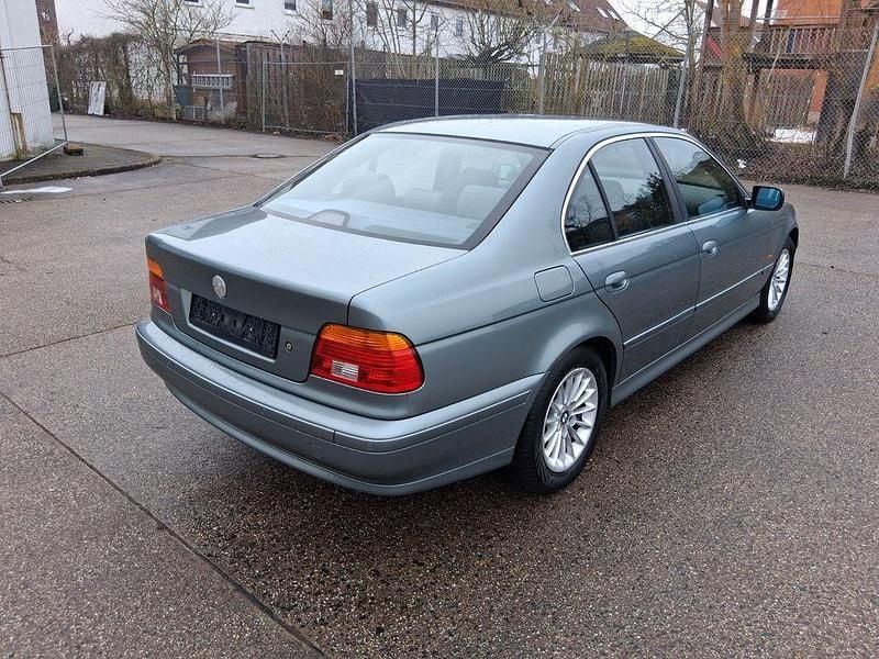 Gebraucht BMW 520 170 PS (125 kW) 2001 Grün Limousine