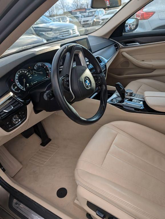 Gebraucht BMW 520 190 PS (139 kW) 2018 Braun Kombi