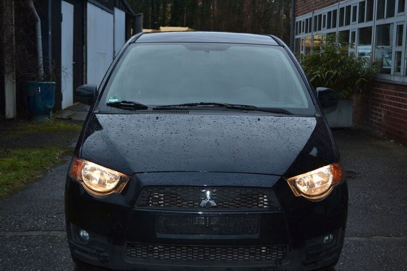 Schwarz Gebraucht 2012 Mitsubishi Colt Limousine | 3.970 € (Fairer Preis) - Bild 1/4