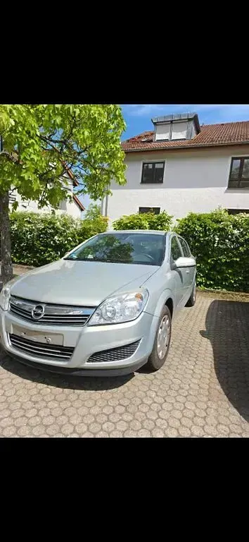 Gebraucht Opel Astra Edition 116 PS (85 kW) 2008 Beige Limousine