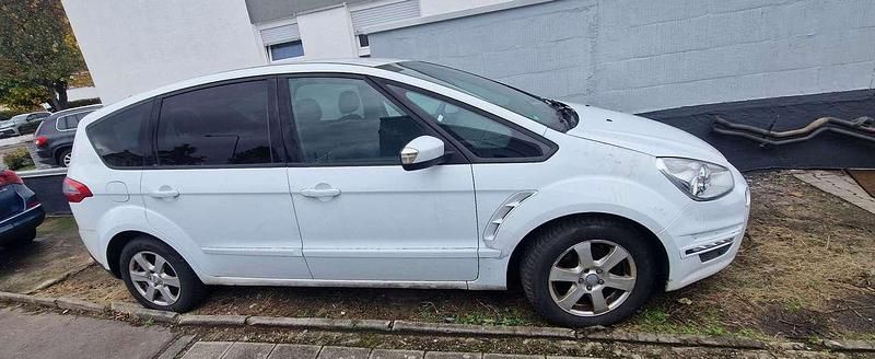 Weiß Gebraucht 2013 Ford S-MAX Business Edition Van / Kleinbus | 3.500 € (Superpreis) - Bild 1/4