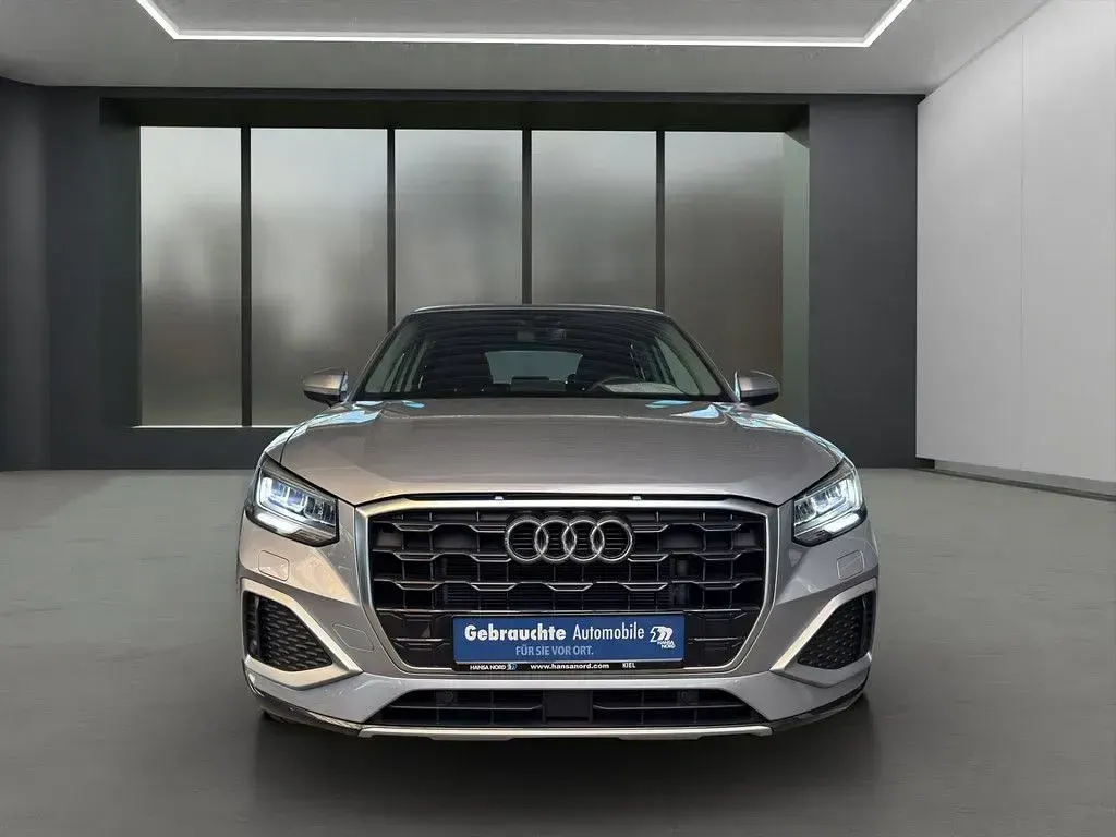 Używany Audi Q2 Advanced 110 KM (80 kW) 2023 Srebrny SUV
