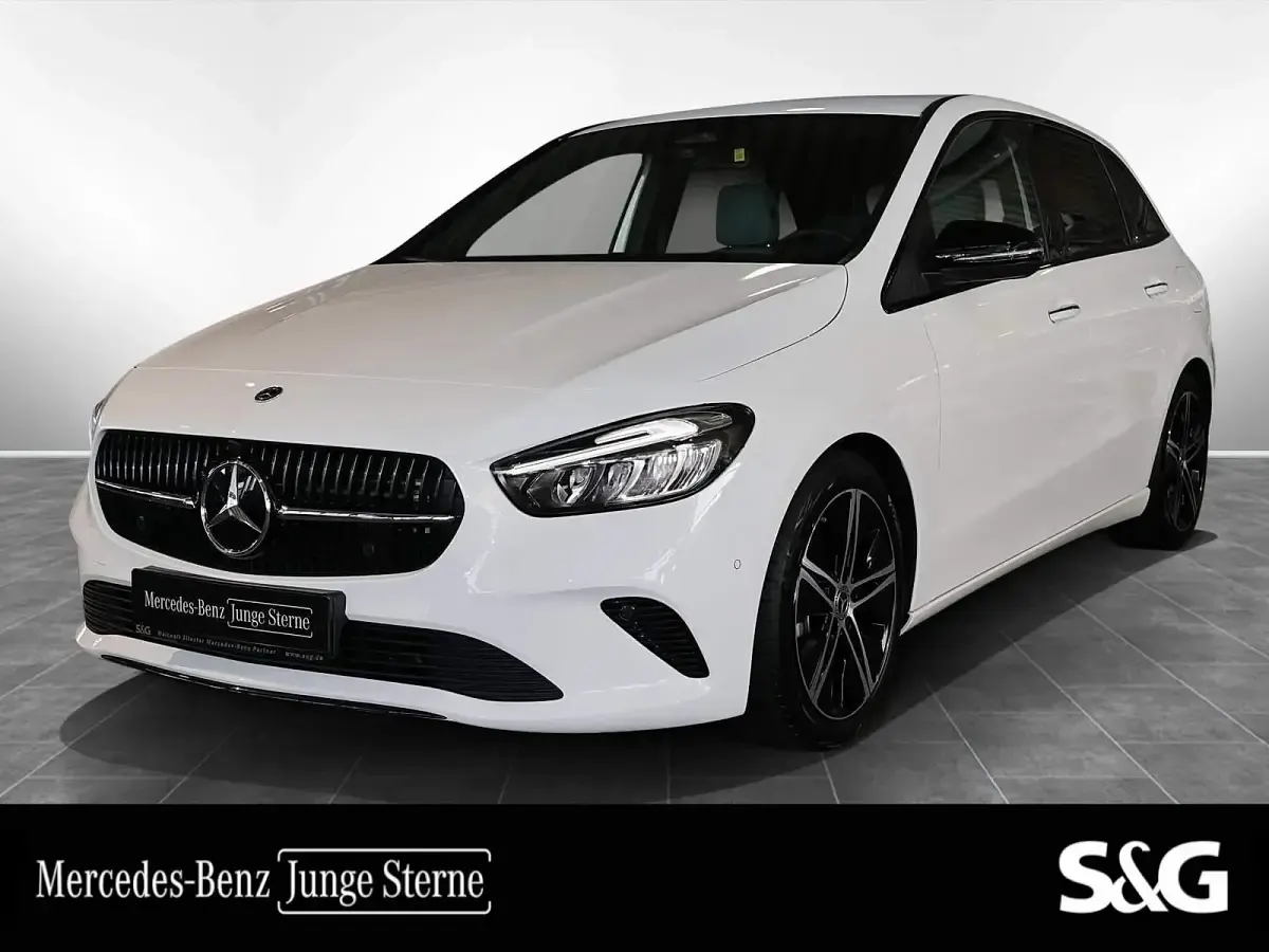 Gebraucht Mercedes B200 Night 163 PS (119 kW) 2024 Kleinwagen