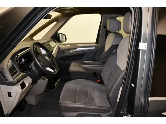 Gebraucht VW Multivan Life 150 PS (110 kW) 2025 Grau Van / Kleinbus